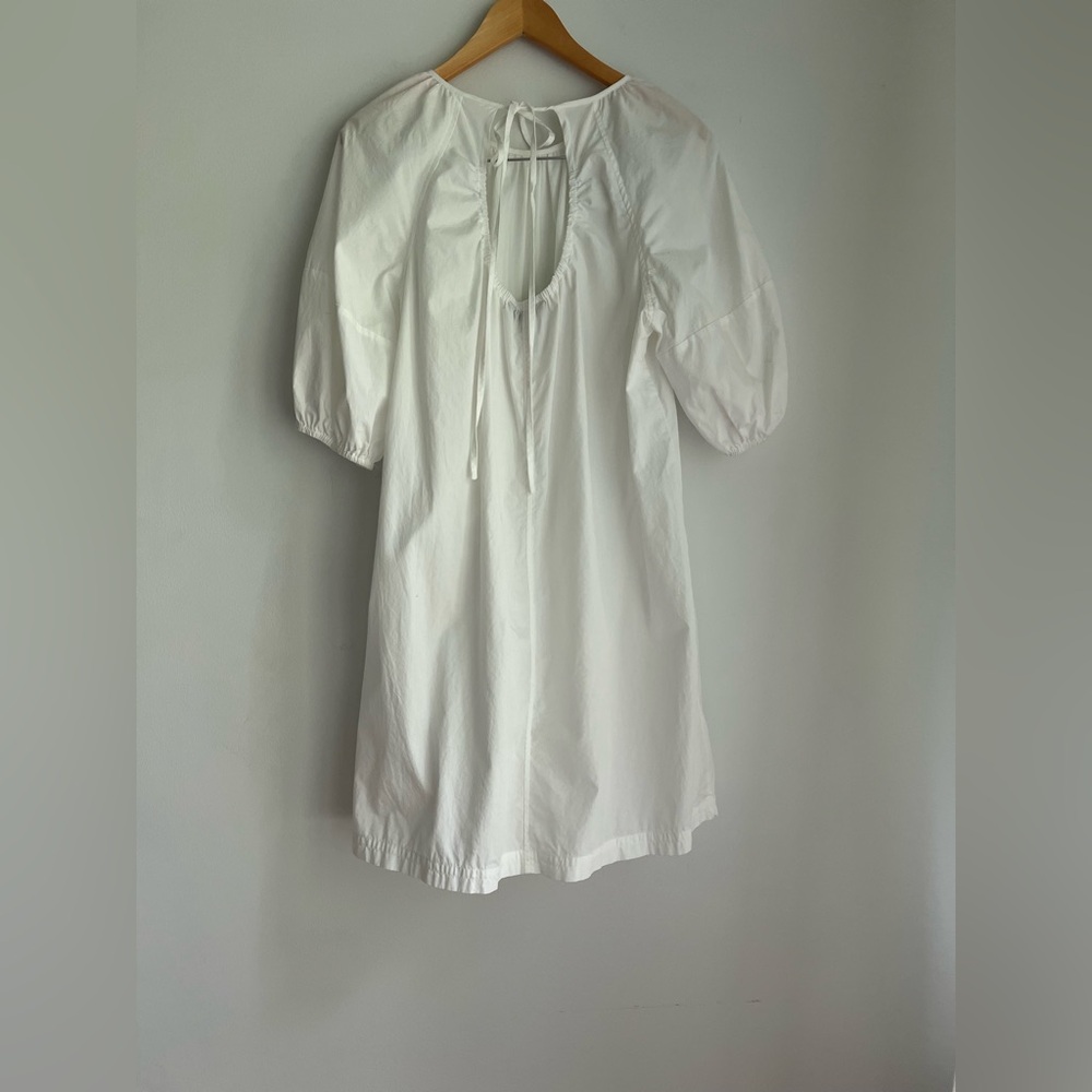Women's Banana Republic White Pullover Key Hole Back Shift Dress Size Small